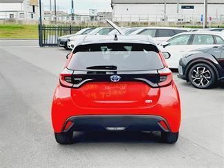 2020 Toyota Yaris - Thumbnail