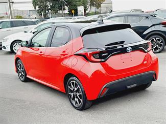 2020 Toyota Yaris - Thumbnail