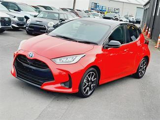 2020 Toyota Yaris - Thumbnail
