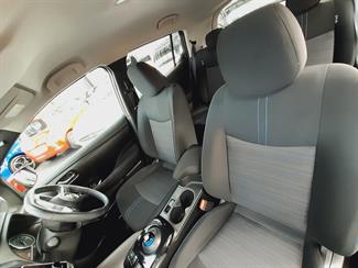 2021 Nissan Leaf - Thumbnail