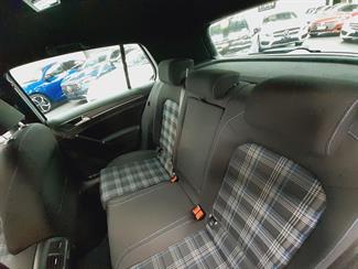 2017 Volkswagen Golf - Thumbnail
