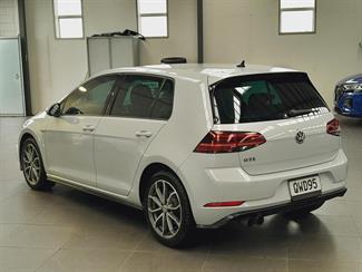 2017 Volkswagen Golf - Thumbnail
