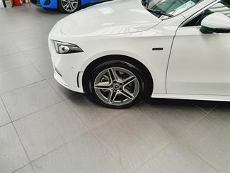 2021 Mercedes-Benz A 250 e - Thumbnail