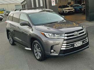 2017 Toyota Highlander - Thumbnail