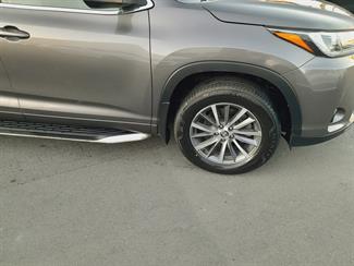 2017 Toyota Highlander - Thumbnail