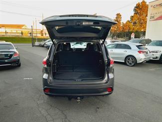 2017 Toyota Highlander - Thumbnail