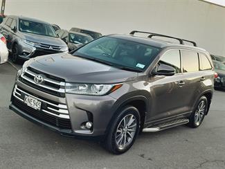 2017 Toyota Highlander - Thumbnail