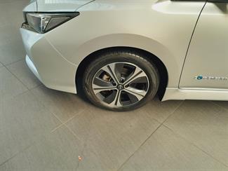 2022 Nissan Leaf - Thumbnail