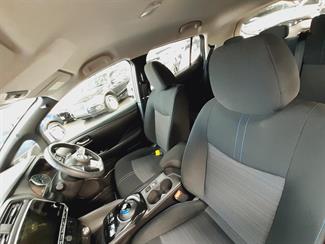 2022 Nissan Leaf - Thumbnail