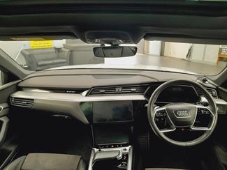 2021 Audi E-tron - Thumbnail