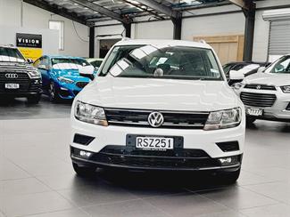 2017 Volkswagen Tiguan - Thumbnail