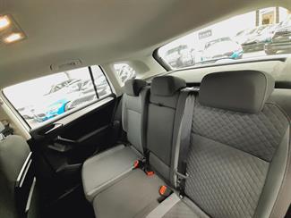 2017 Volkswagen Tiguan - Thumbnail