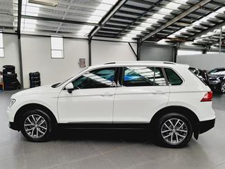 2017 Volkswagen Tiguan - Thumbnail