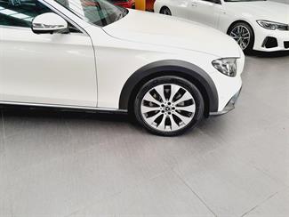 2018 Mercedes-Benz E 220 - Thumbnail
