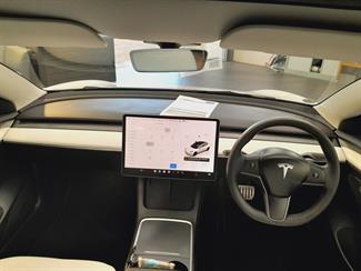 2023 Tesla Model 3 - Thumbnail