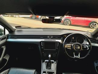 2016 Volkswagen Passat - Thumbnail