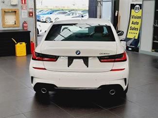 2019 BMW 330e - Thumbnail