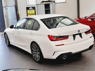 2019 BMW 330e - Thumbnail
