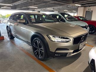 2018 Volvo V90 - Thumbnail