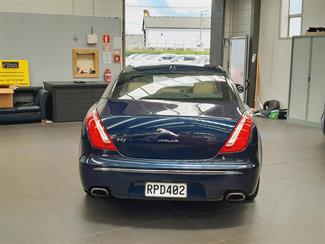 2013 Jaguar XJ - Thumbnail