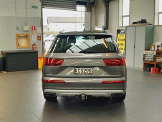 2016 Audi Q7 - Thumbnail