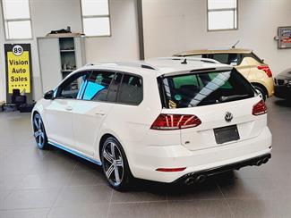 2018 Volkswagen Golf R - Thumbnail