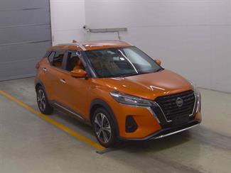 2020 Nissan Kicks - Thumbnail
