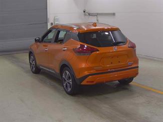 2020 Nissan Kicks - Thumbnail