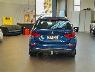 2011 BMW X1 - Thumbnail