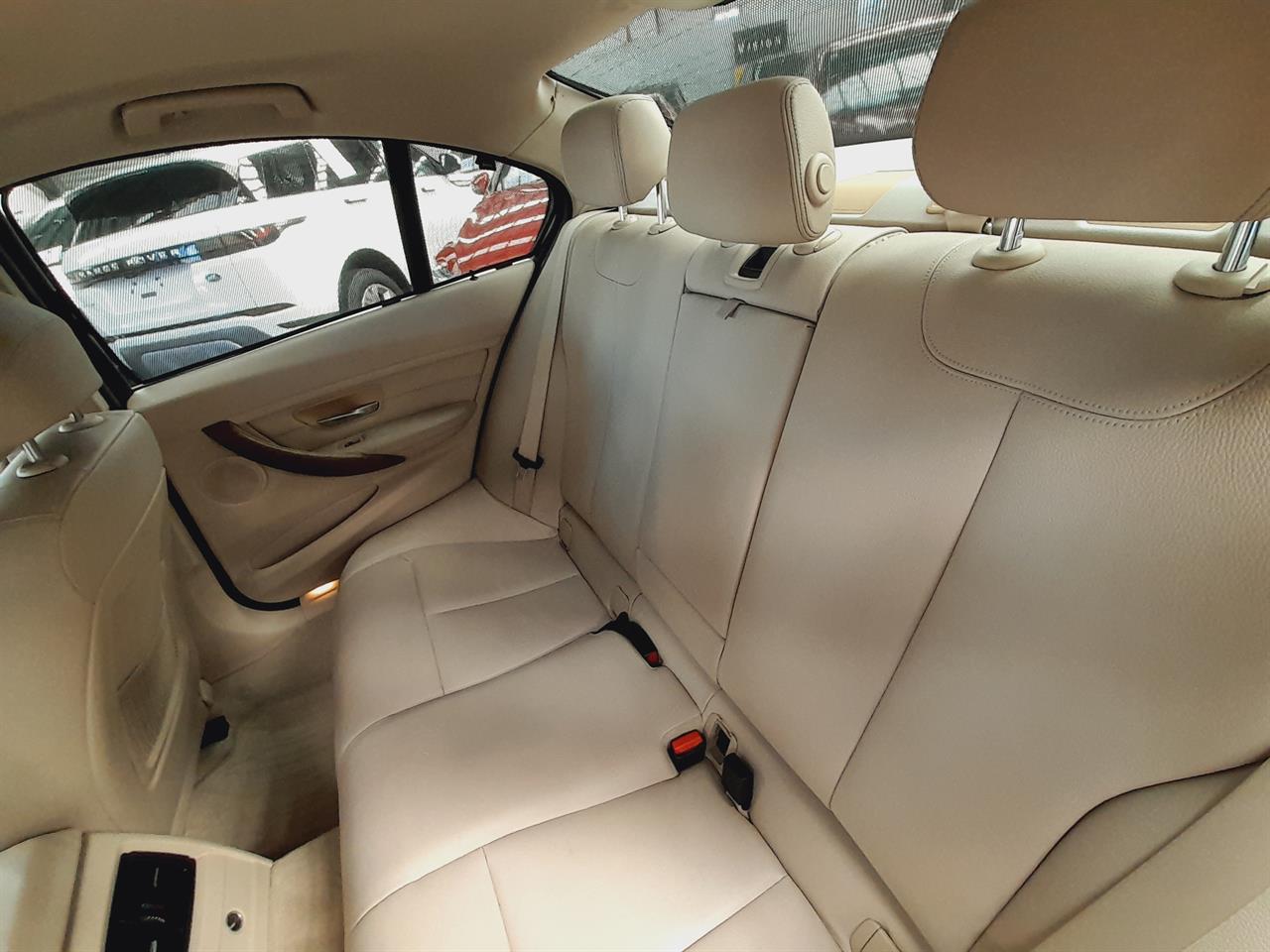 2012 BMW 320i