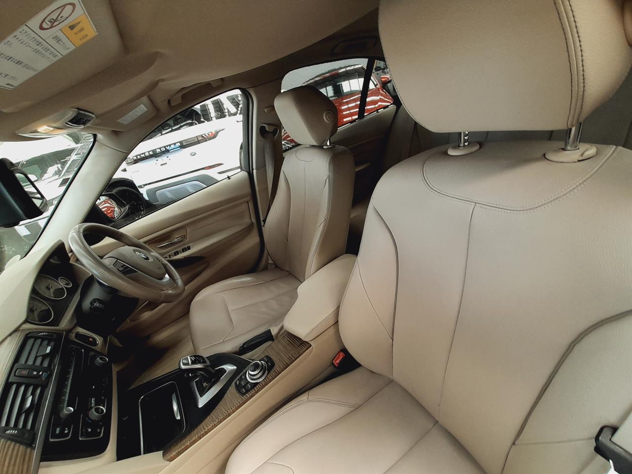 2012 BMW 320i