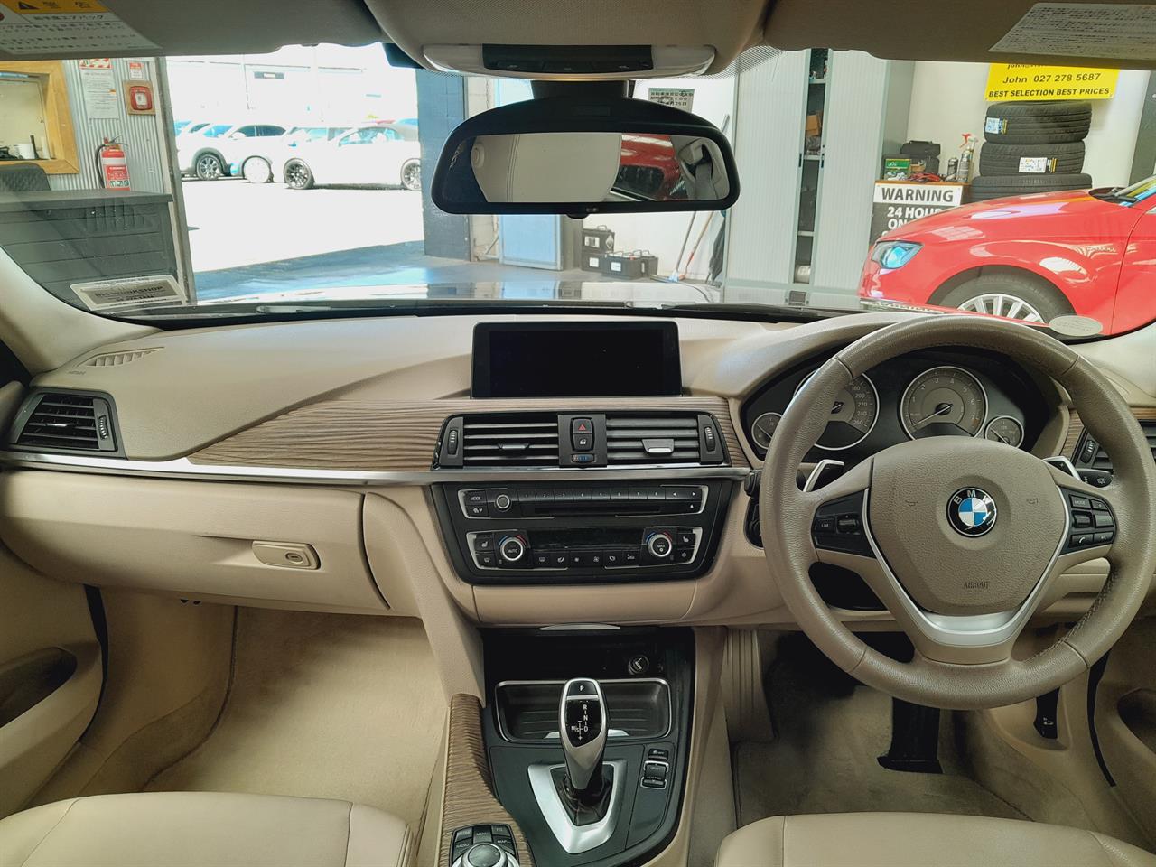 2012 BMW 320i