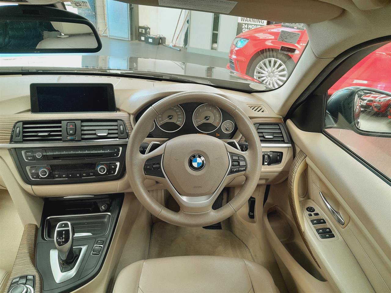 2012 BMW 320i