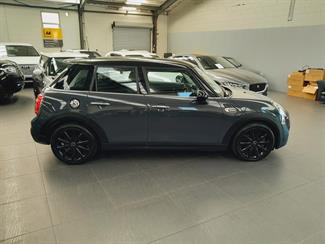 2017 Mini Cooper - Thumbnail