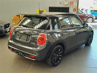2017 Mini Cooper - Thumbnail
