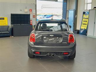 2017 Mini Cooper - Thumbnail