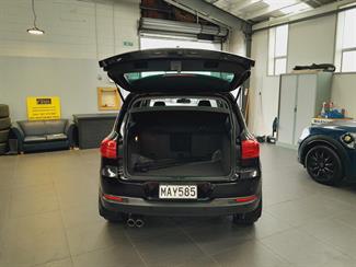 2014 Volkswagen Tiguan - Thumbnail