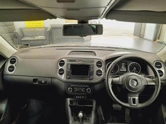 2014 Volkswagen Tiguan - Thumbnail