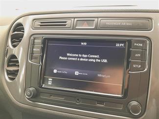 2014 Volkswagen Tiguan - Thumbnail