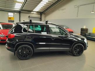 2014 Volkswagen Tiguan - Thumbnail