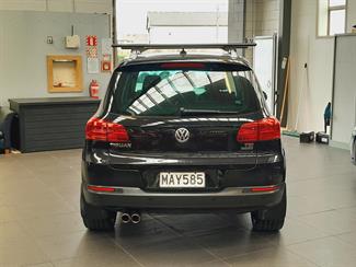 2014 Volkswagen Tiguan - Thumbnail