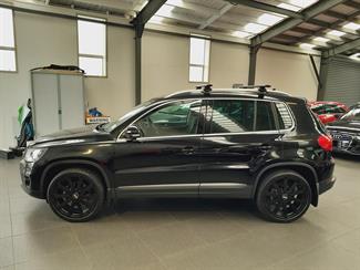 2014 Volkswagen Tiguan - Thumbnail