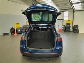 2023 Tesla Model Y - Thumbnail