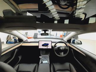 2023 Tesla Model Y - Thumbnail