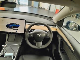 2023 Tesla Model Y - Thumbnail