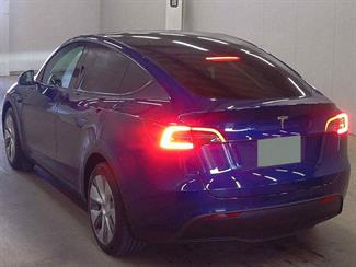 2023 Tesla Model Y - Thumbnail