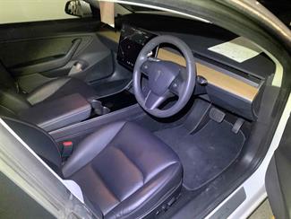 2020 Tesla Model 3 - Thumbnail