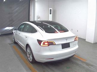 2020 Tesla Model 3 - Thumbnail