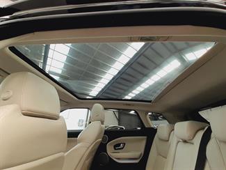 2017 Land Rover Range Rover Evoque - Thumbnail
