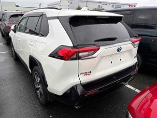 2021 Toyota RAV4 - Thumbnail